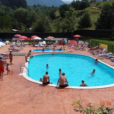 Cabana Pensiune La Brazi Vulcan  Bagian luar foto
