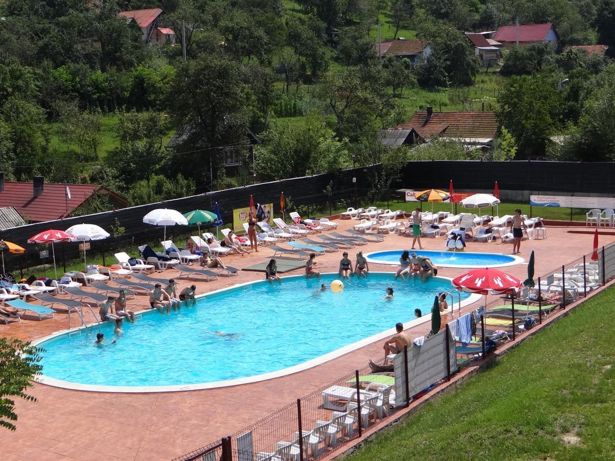 Cabana Pensiune La Brazi Vulcan  Bagian luar foto