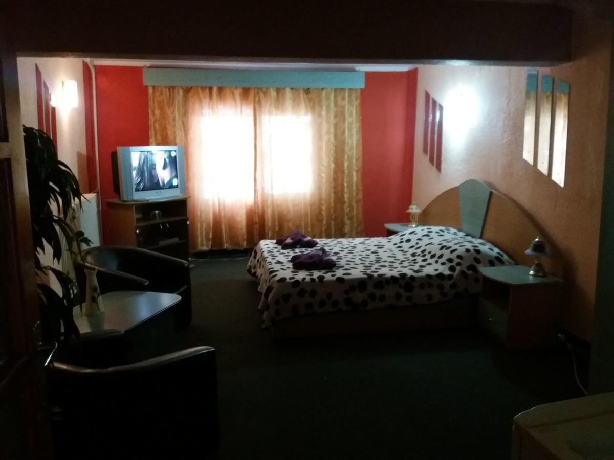 Cabana Pensiune La Brazi Vulcan  Bagian luar foto